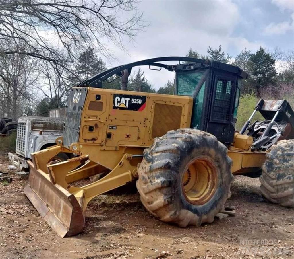 CAT 525D Utilaje de manevrarea a bustenilor