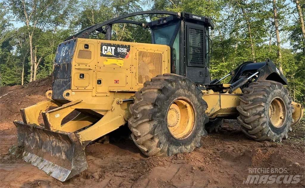 CAT 525D Utilaje de manevrarea a bustenilor