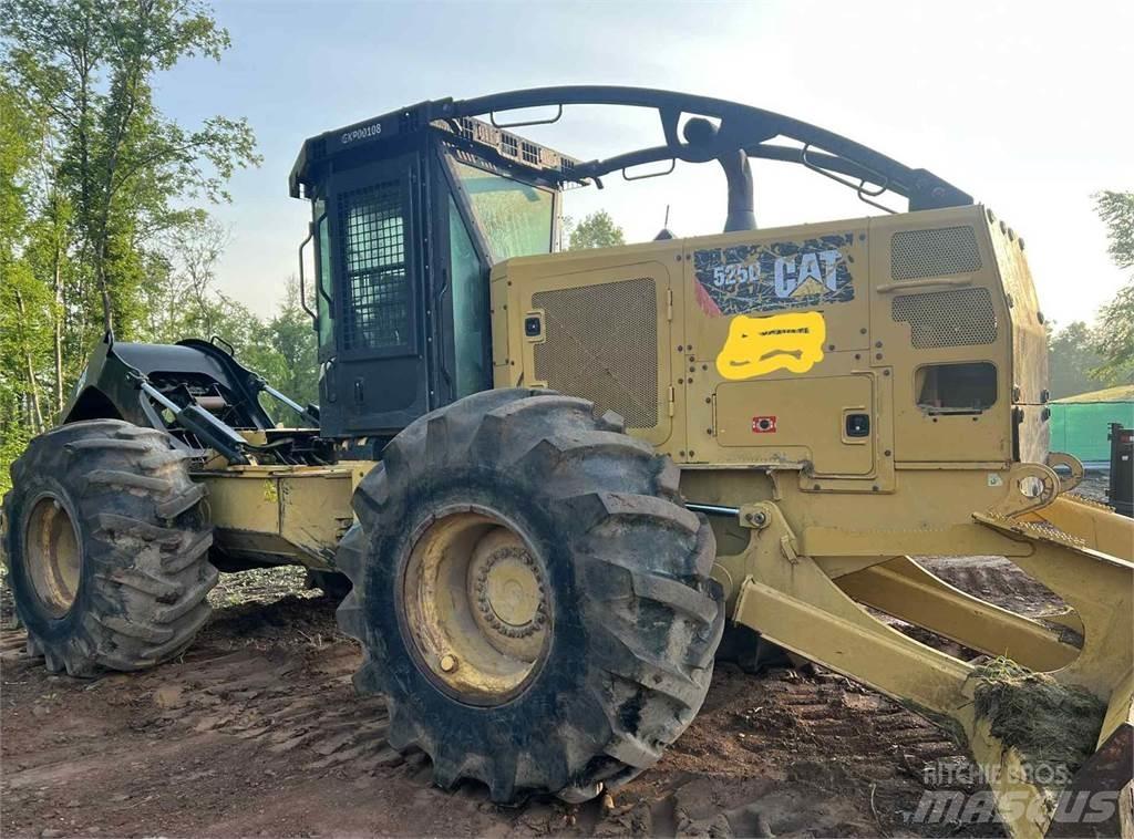 CAT 525D Utilaje de manevrarea a bustenilor