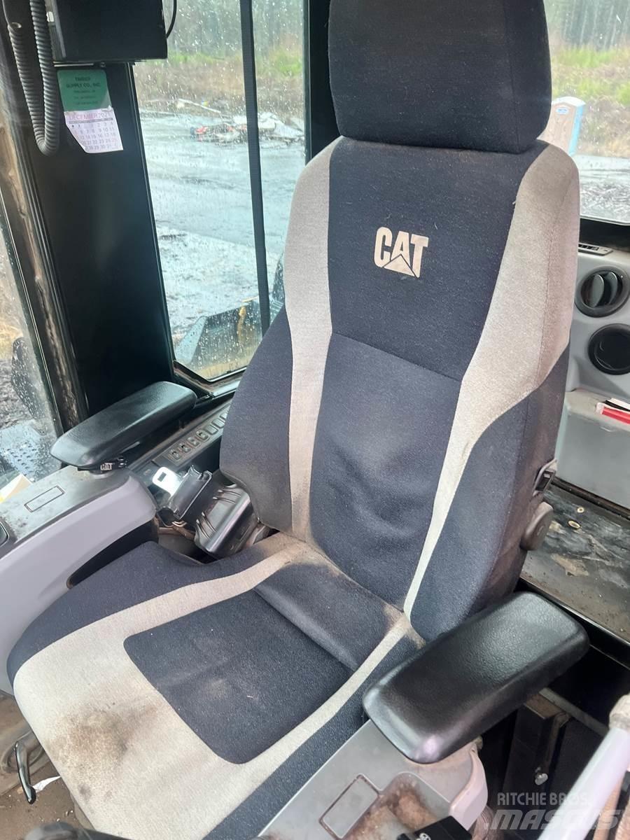 CAT 558LL Incarcatoare forestiere