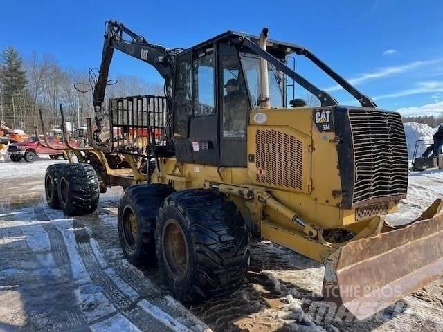 CAT 574 Transportoare