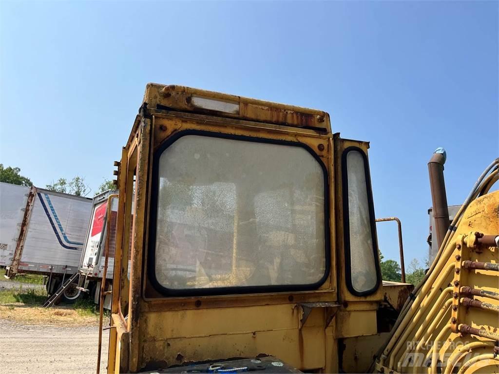 CAT 613C Elevatoare