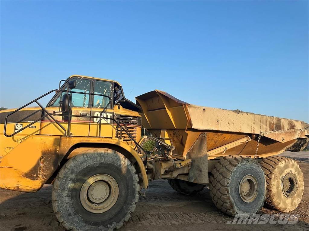 CAT 740 Transportoare articulate