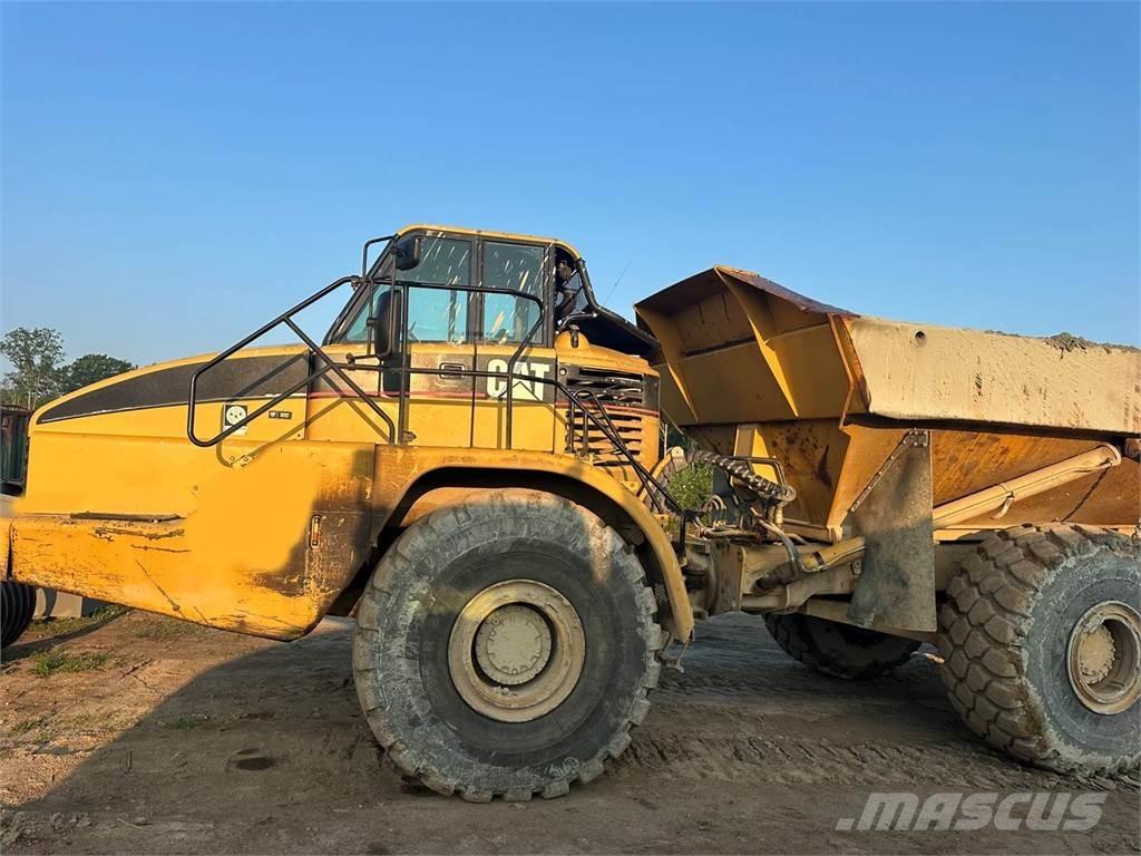 CAT 740 Transportoare articulate