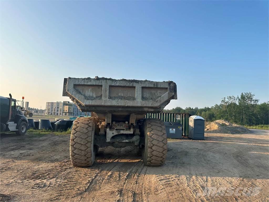 CAT 740 Transportoare articulate