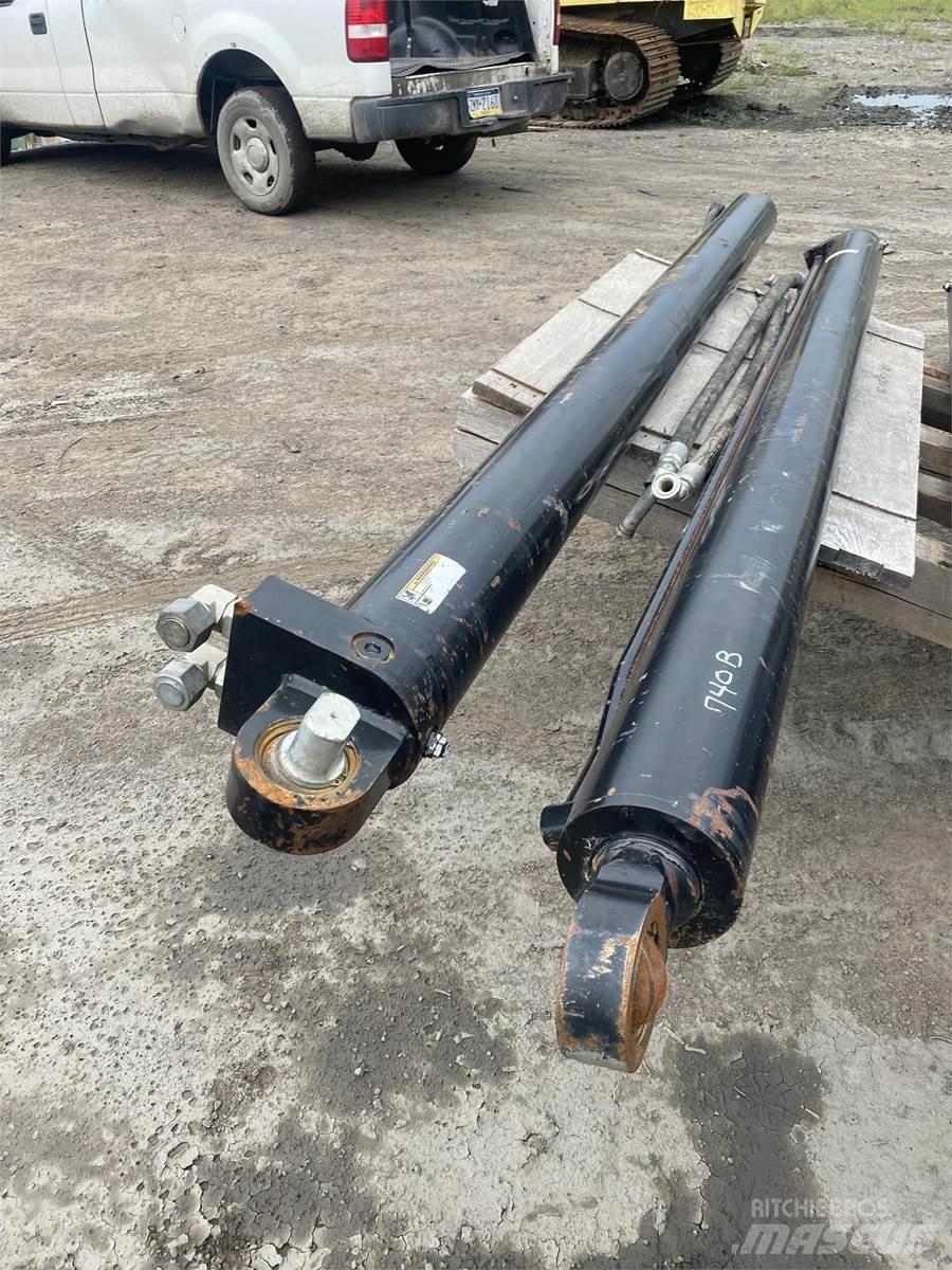 CAT 740B Transport - Altele