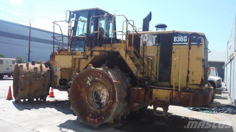 CAT 836G Compactoare deseuri