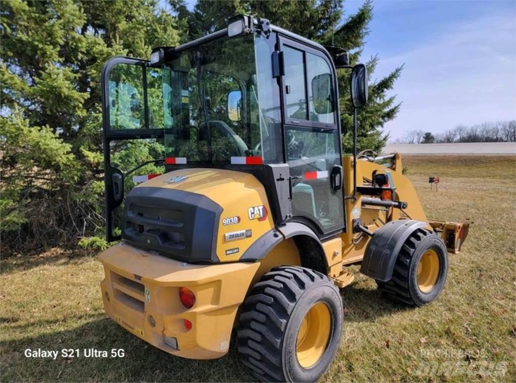 CAT 903D Incarcator pe pneuri