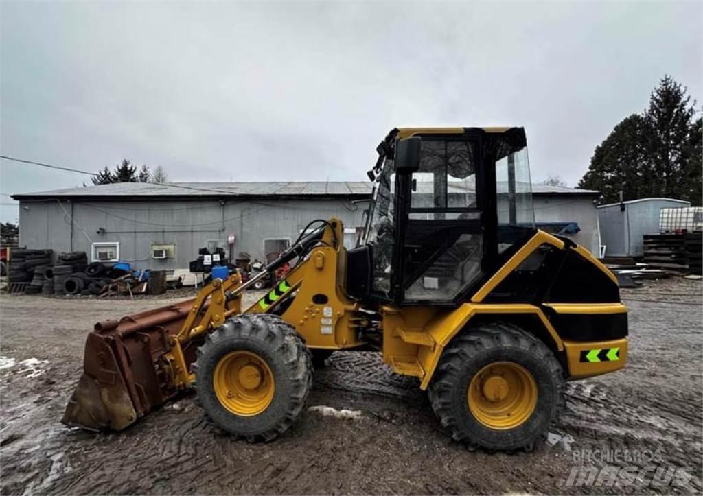 CAT 906 Incarcator pe pneuri