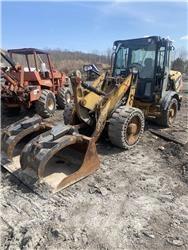 CAT 906H2 Incarcator pe pneuri