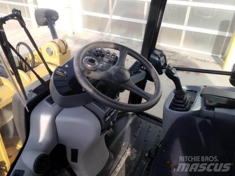 CAT 906M Incarcator pe pneuri
