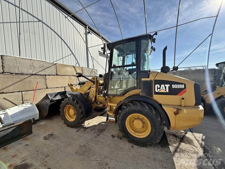 CAT 908M Incarcator pe pneuri