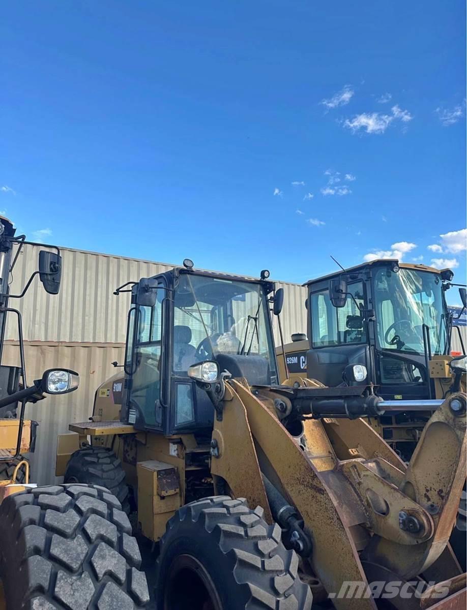 CAT 910M Incarcator pe pneuri