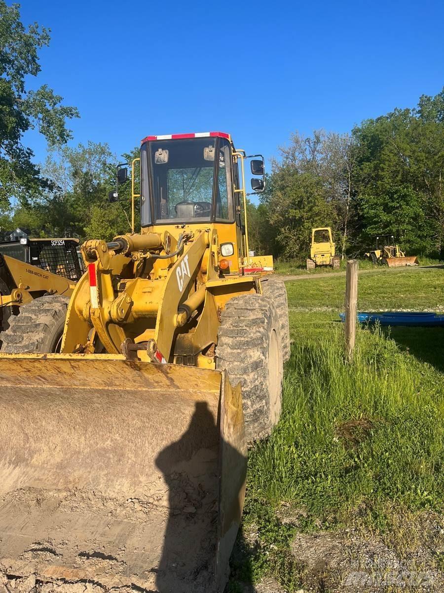 CAT 916 Incarcator pe pneuri