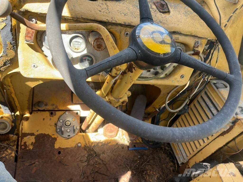 CAT 922B Incarcator pe pneuri