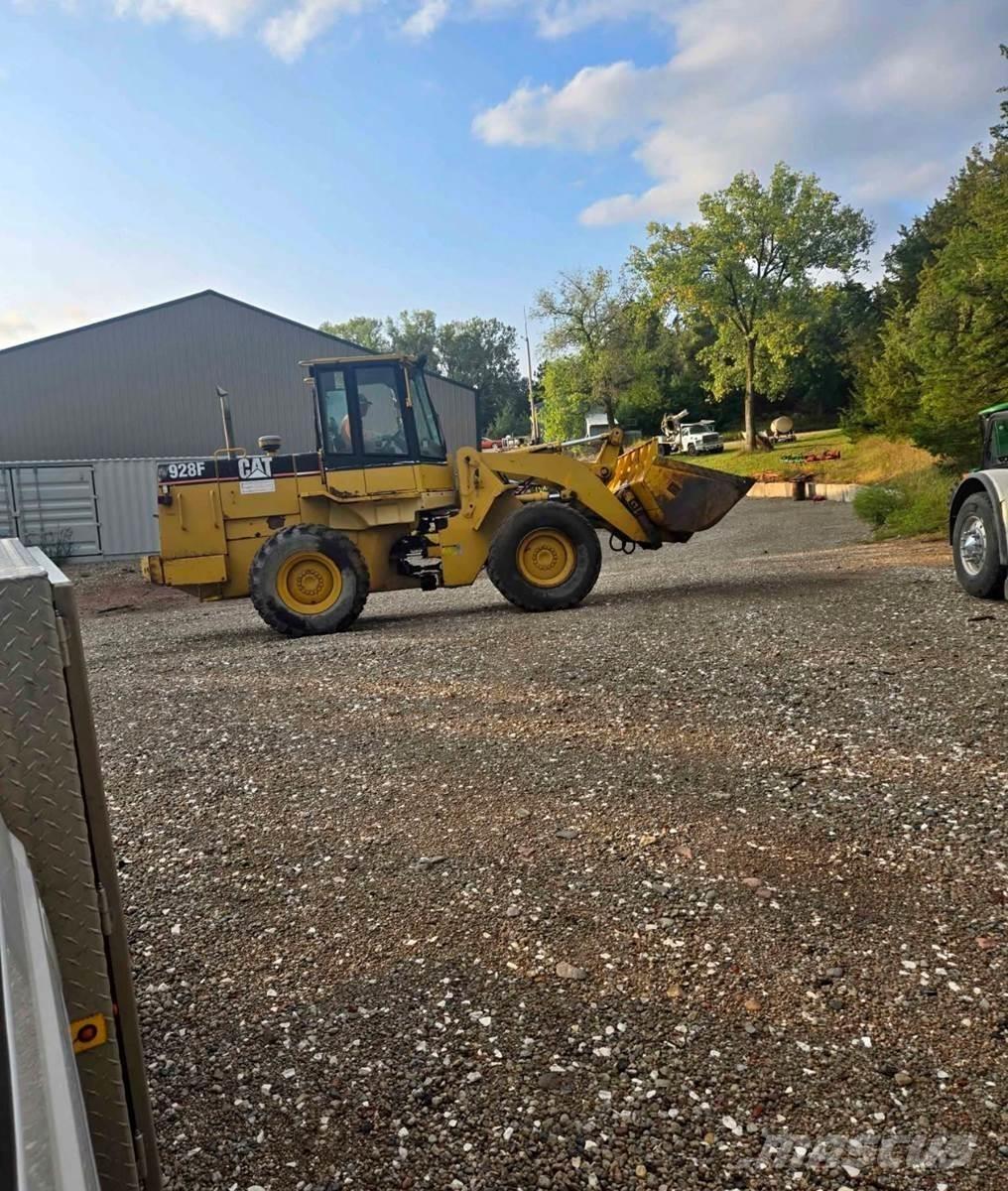 CAT 928F Incarcator pe pneuri