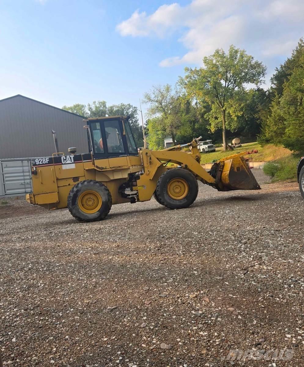 CAT 928F Incarcator pe pneuri