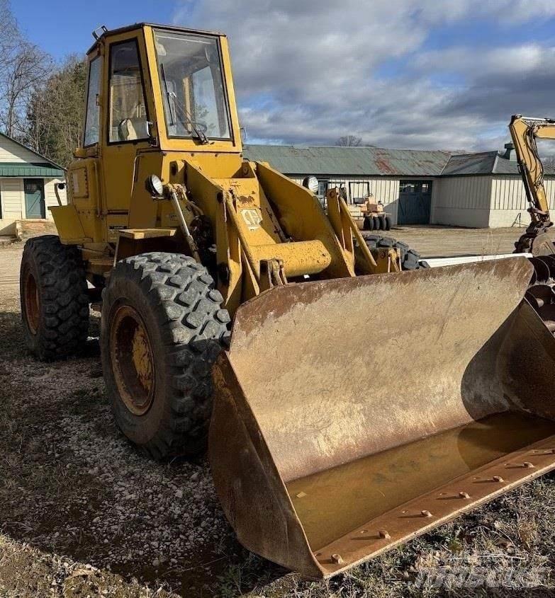 CAT 930 Incarcator pe pneuri