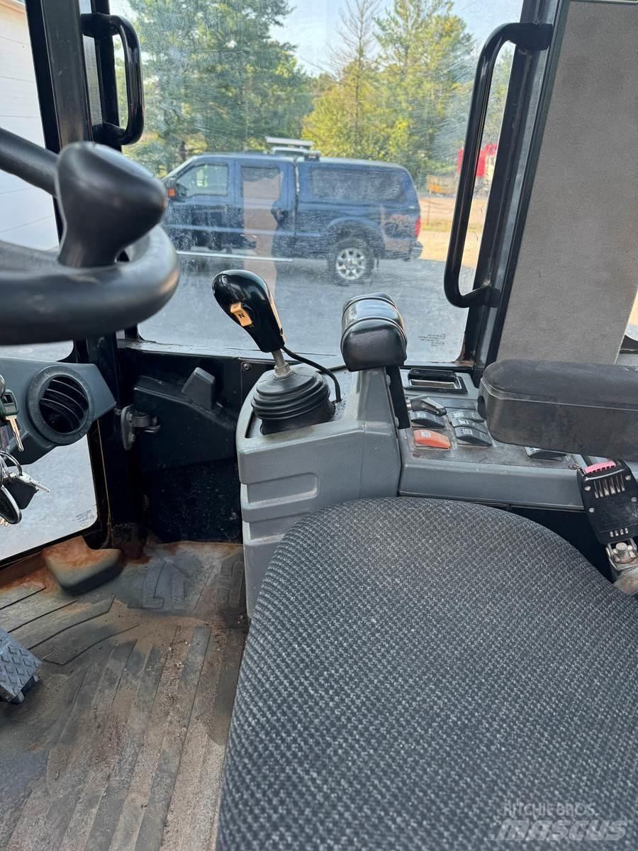 CAT 930G Incarcator pe pneuri