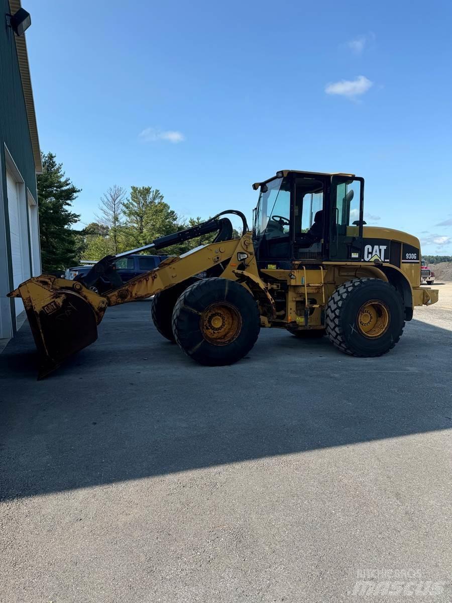 CAT 930G Incarcator pe pneuri