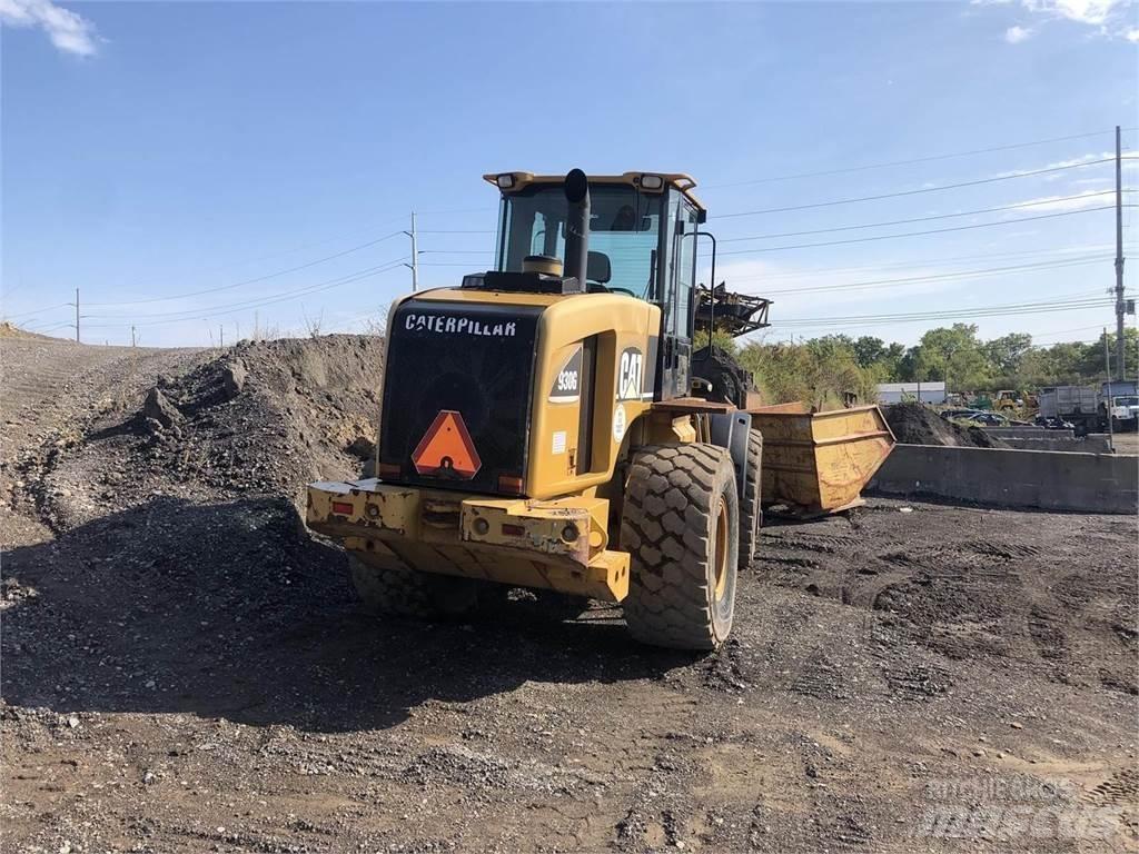 CAT 930G Incarcator pe pneuri
