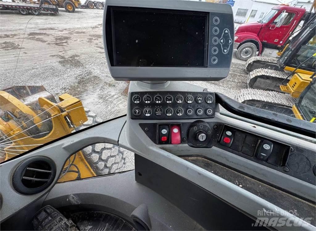 CAT 930K Incarcator pe pneuri