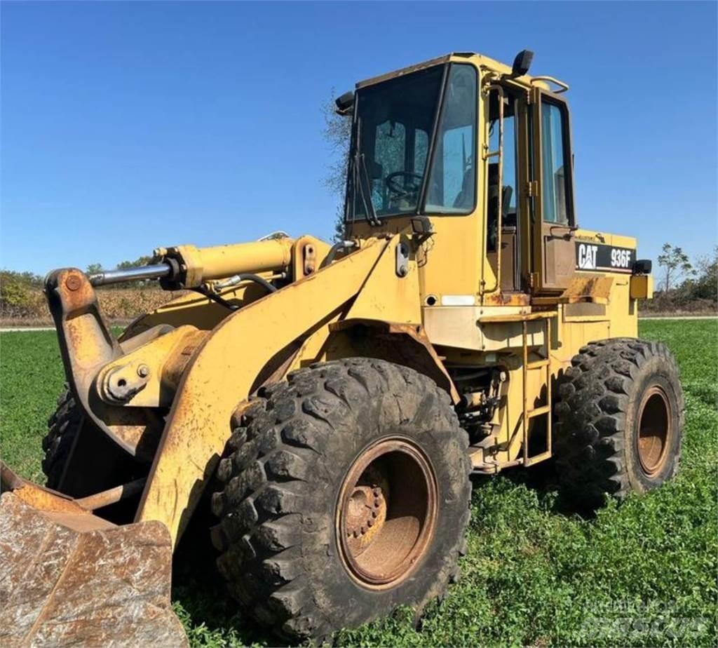 CAT 936F Incarcator pe pneuri