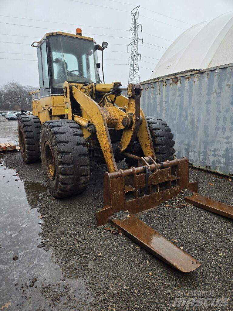 CAT 938F Incarcator pe pneuri