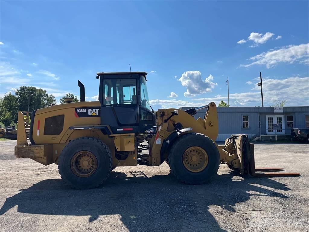 CAT 938M Incarcator pe pneuri