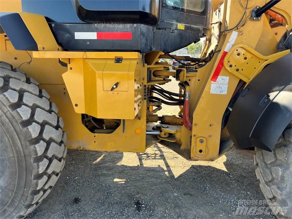 CAT 938M Incarcator pe pneuri