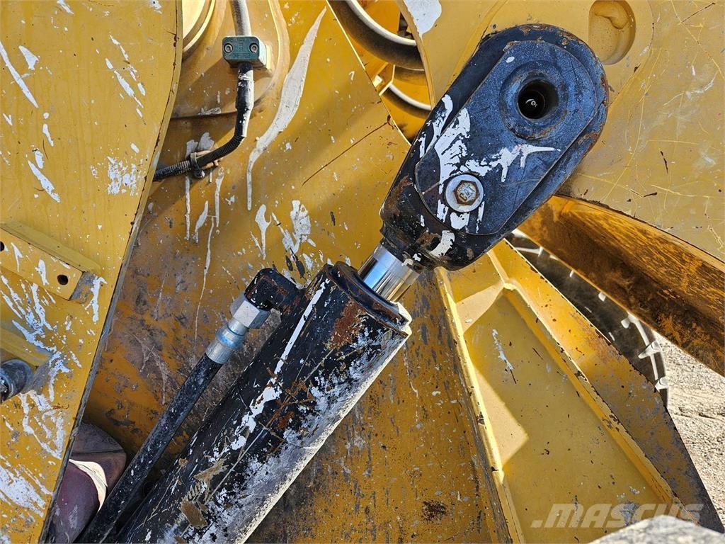 CAT 938M Incarcator pe pneuri