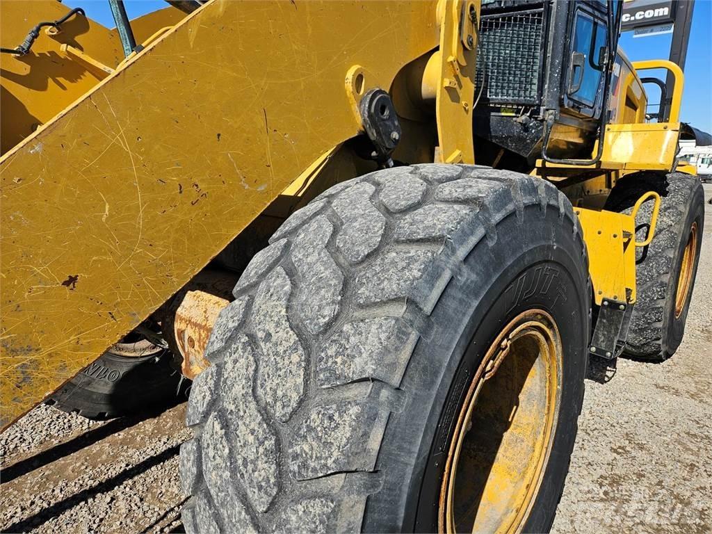 CAT 938M Incarcator pe pneuri