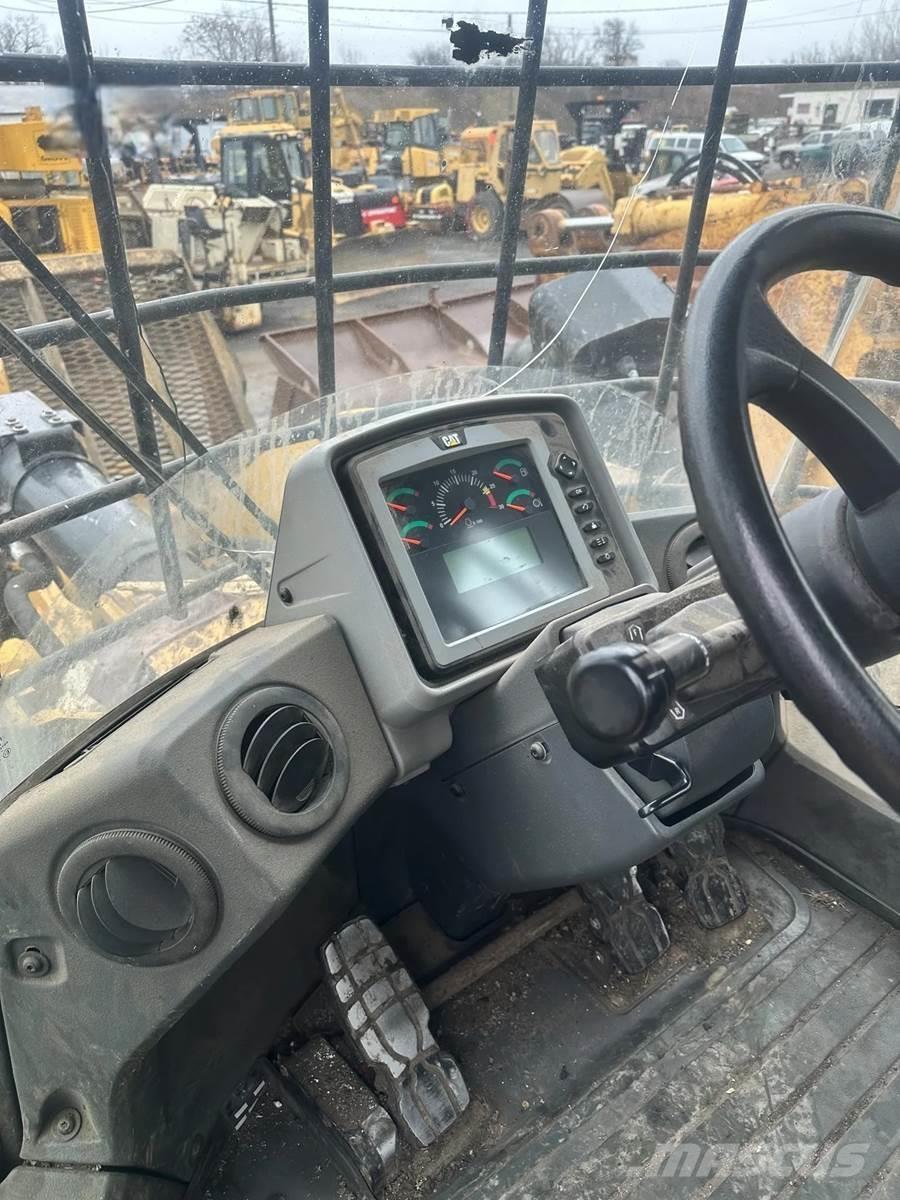 CAT 962K Incarcator pe pneuri