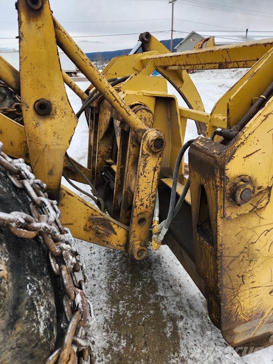 CAT 966C Incarcator pe pneuri