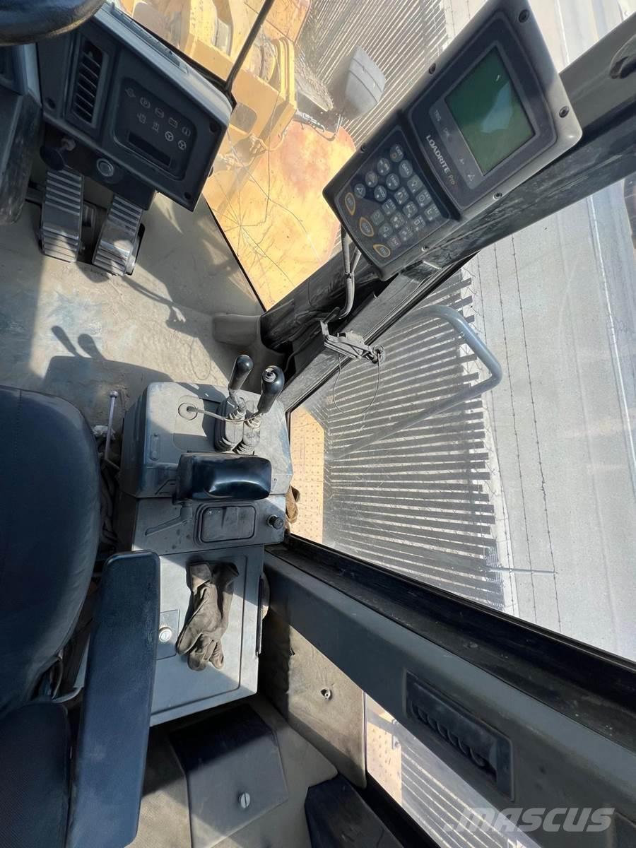 CAT 966G Incarcator pe pneuri