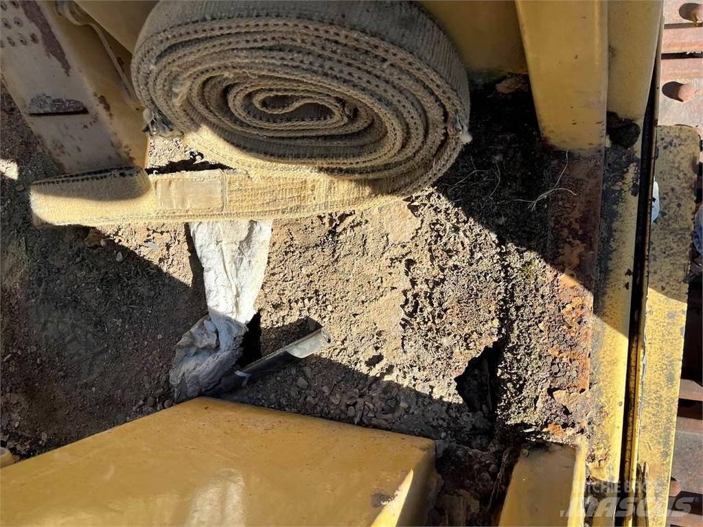 CAT 973 Încarcatoare cu excavator