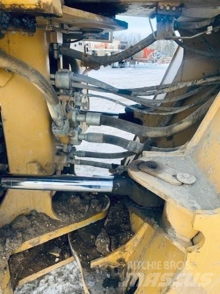CAT 980M Incarcator pe pneuri