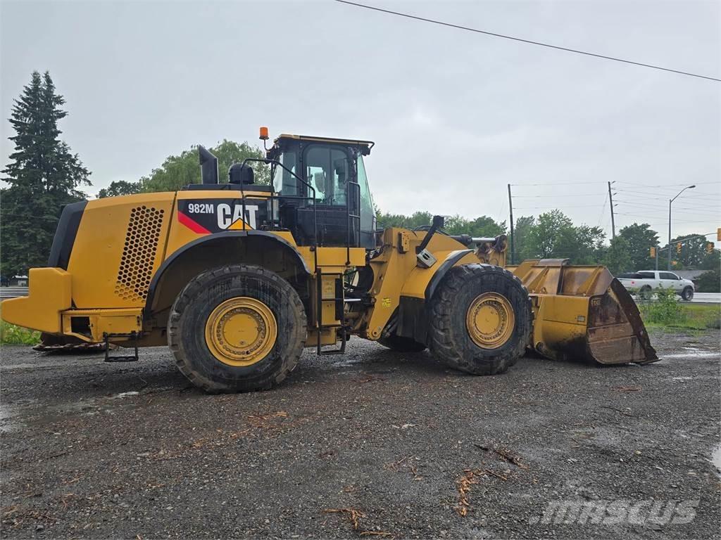 CAT 982M Incarcator pe pneuri