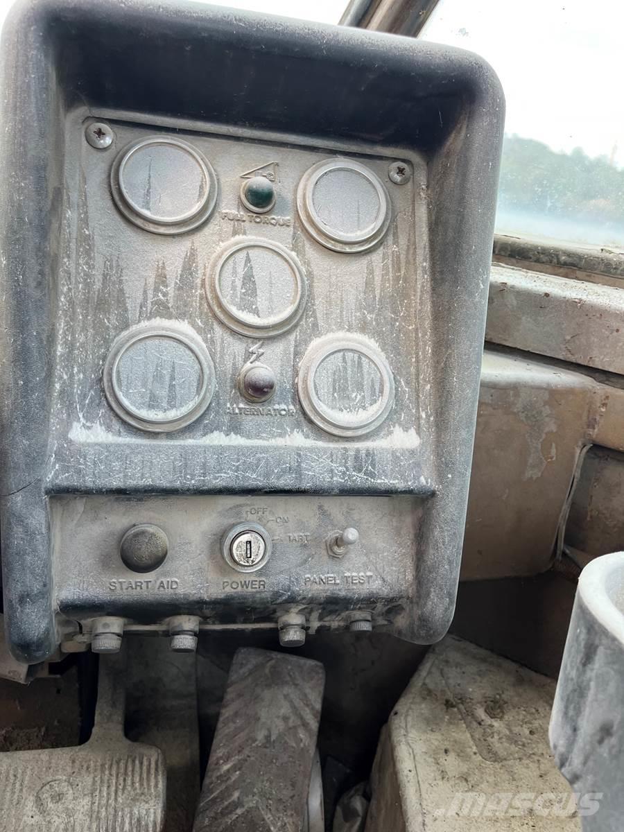 CAT 988B Incarcator pe pneuri