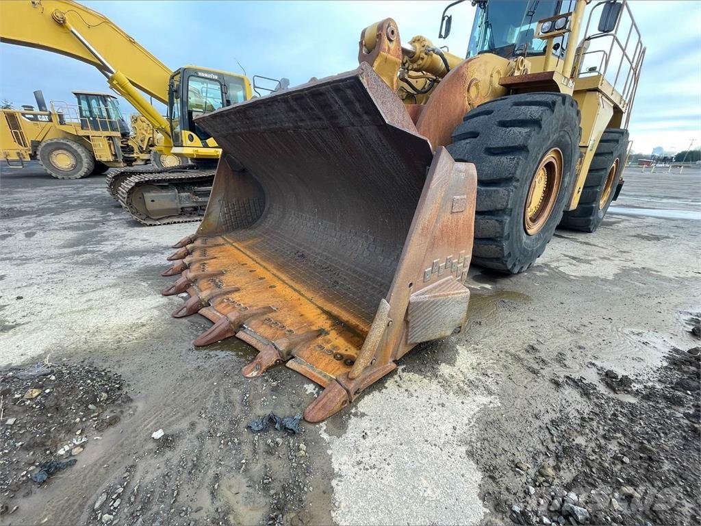 CAT 990 Incarcator pe pneuri