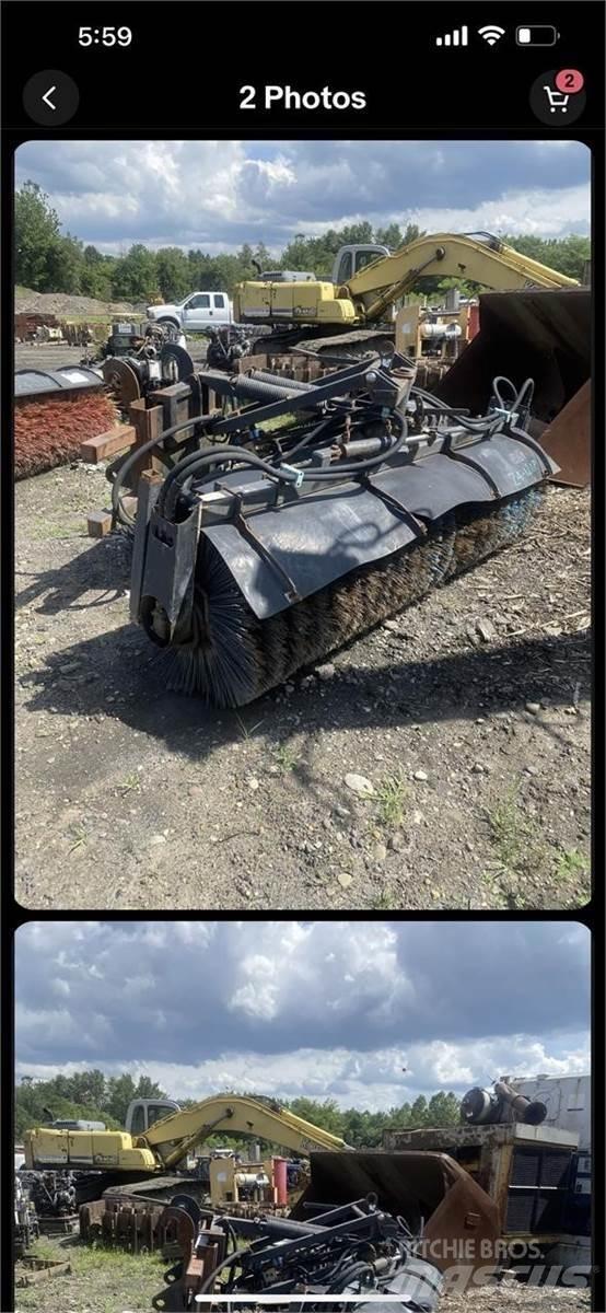 CAT BA25 Perii