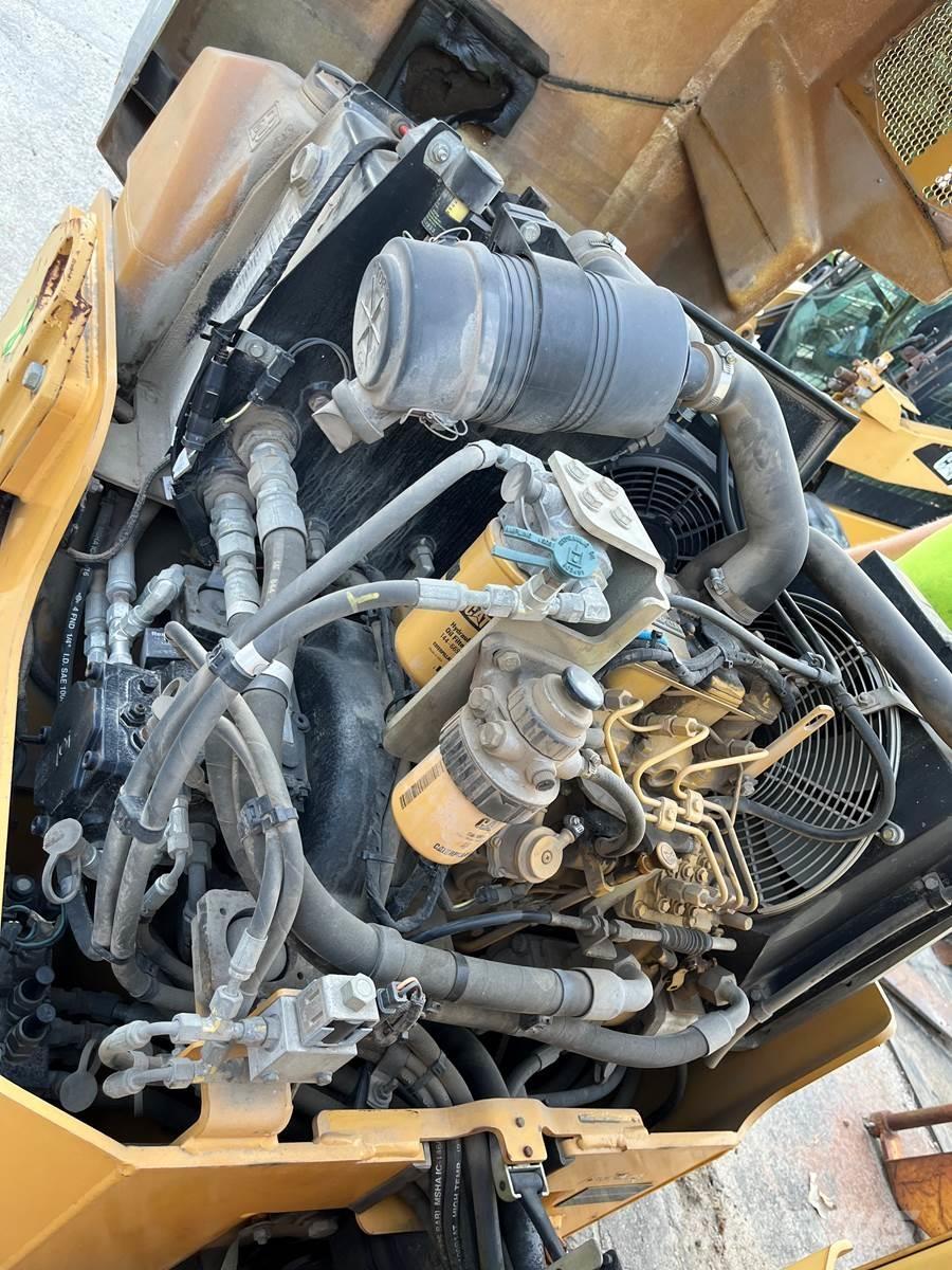 CAT CB22 Compactoare monocilindrice