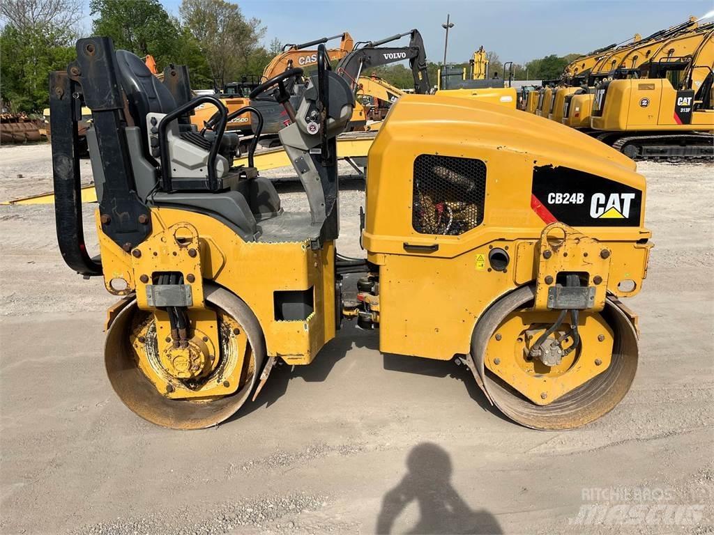 CAT CB24B Compactoare monocilindrice