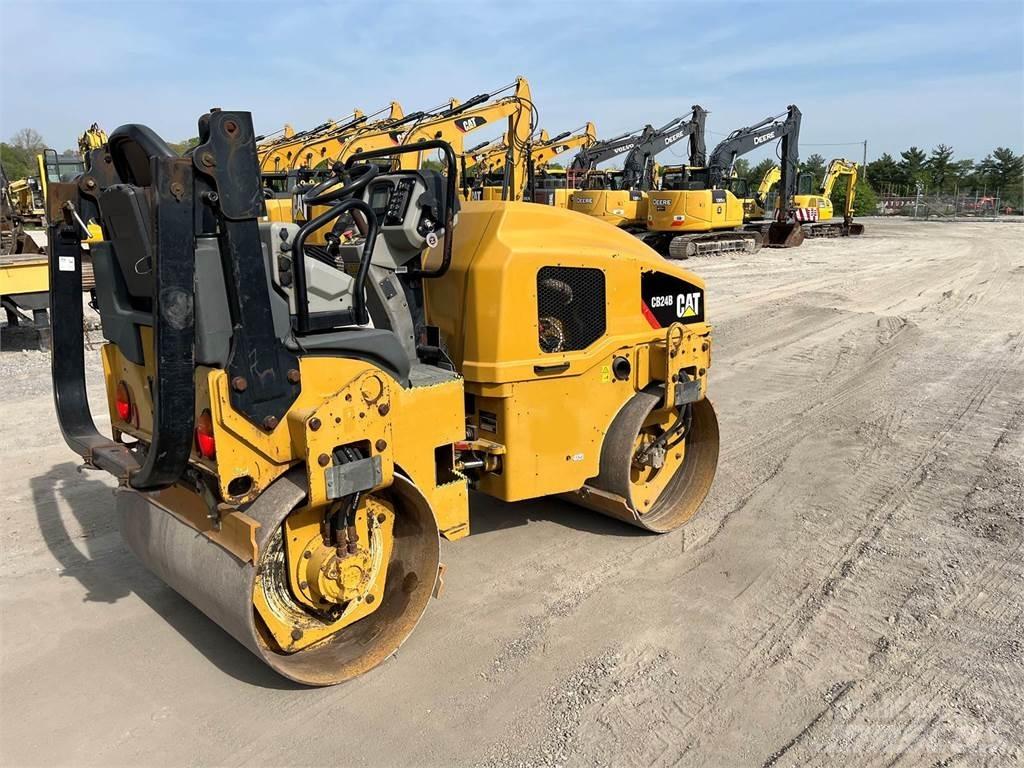 CAT CB24B Compactoare monocilindrice