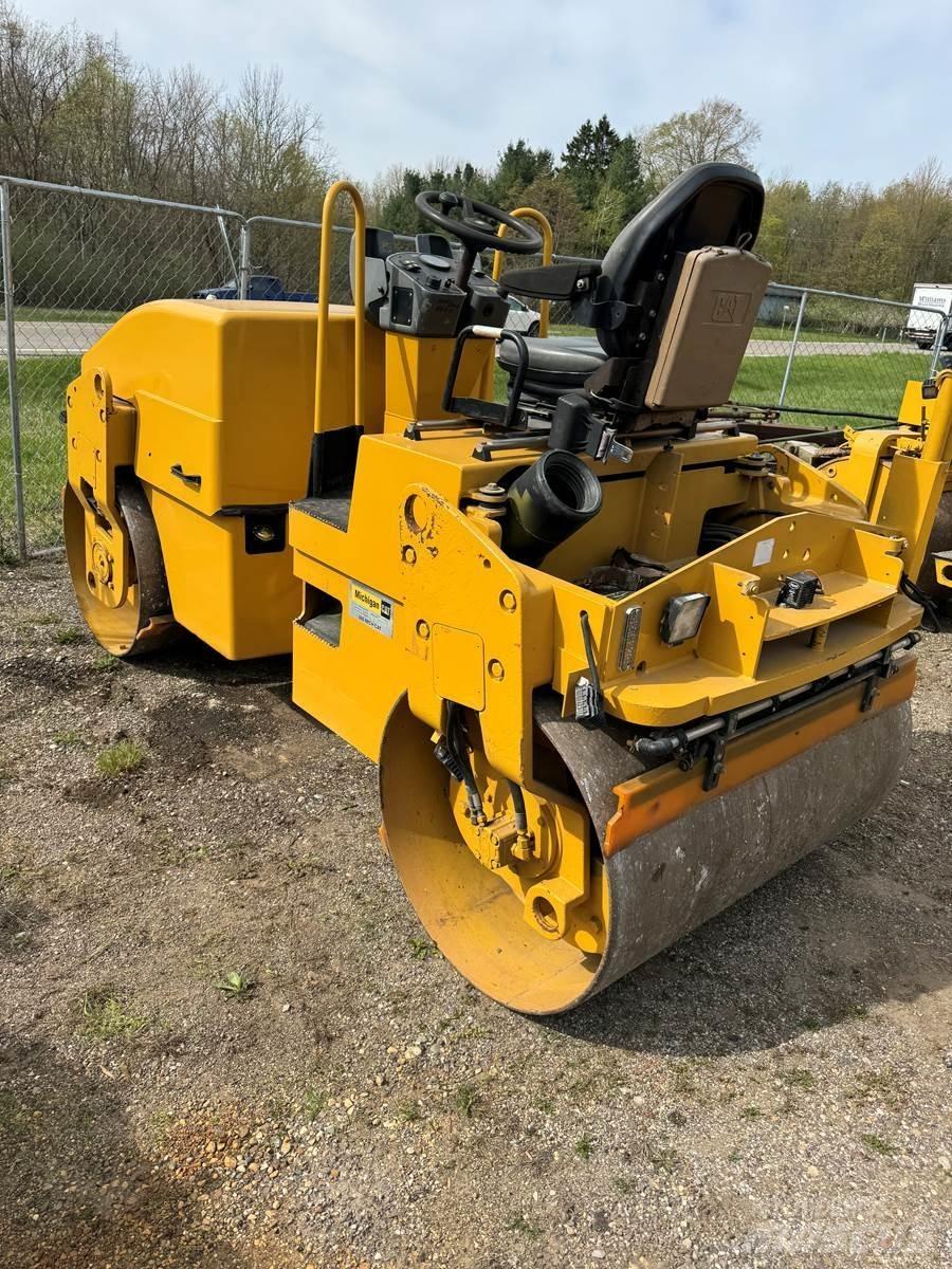 CAT CB34 Pavatoare asfalt