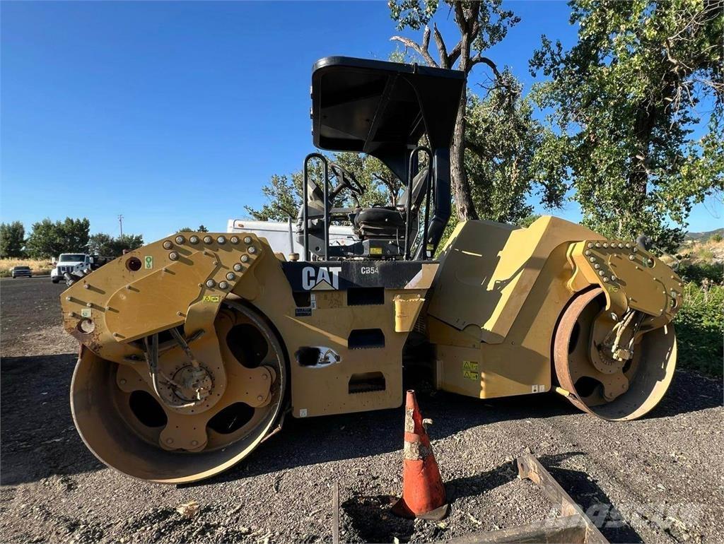 CAT CB54 Compactoare monocilindrice