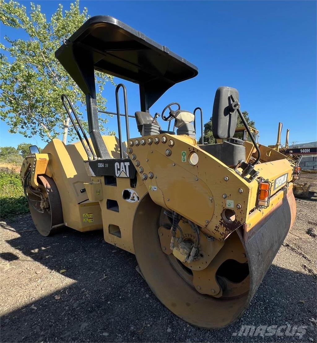 CAT CB54 Compactoare monocilindrice
