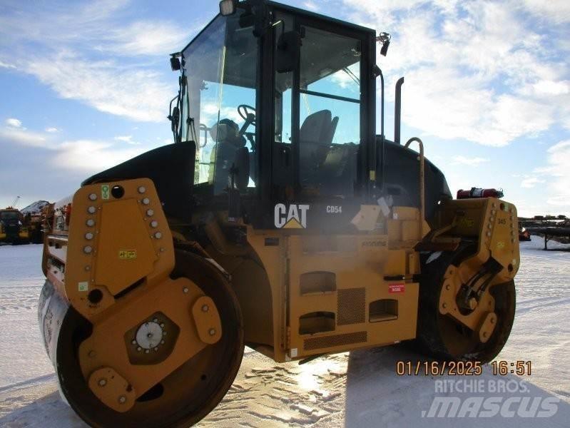 CAT CD54 Cilindri compactori cu roti
