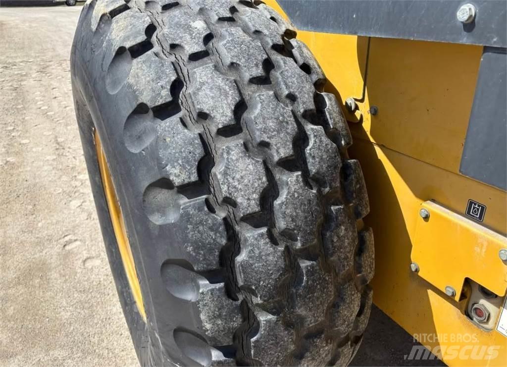 CAT CS56 Compactoare sol