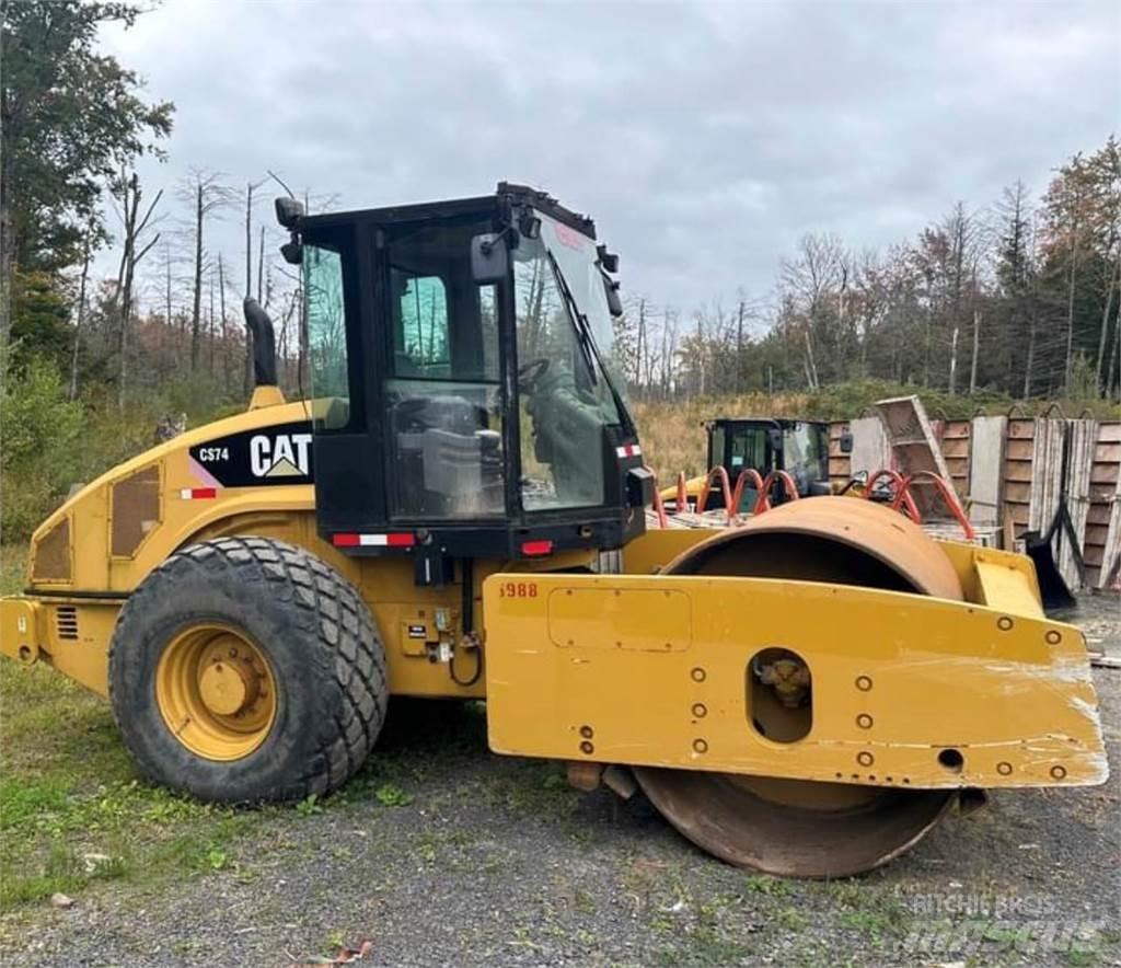 CAT CS74 Compactoare monocilindrice